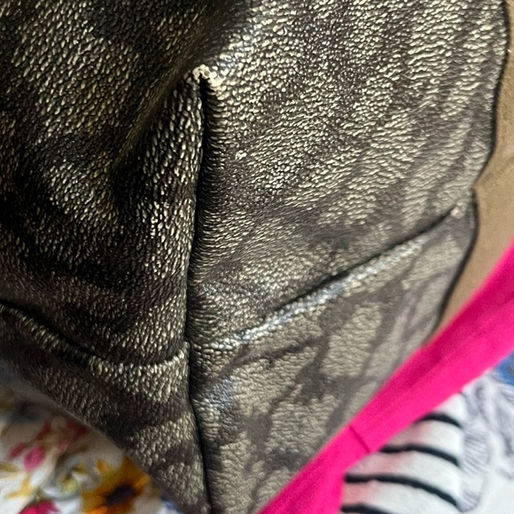 3piece Giraffe Print YSL Weekend Bag & Cross body๐ - Picture 12 of 16